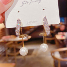 Load image into Gallery viewer, Fashion Rhinestone Crystal Ear Studs