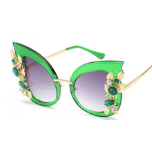 Load image into Gallery viewer, New Fashion Green Diamond Oversized Sunglasses Women Designer Luxury Cat Eye Sunglasses Transparent Frame Vintage Shades 0067
