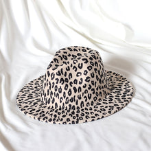Load image into Gallery viewer, Unisex Fashion Fedora Hats
