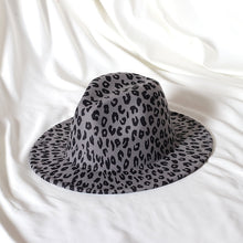 Load image into Gallery viewer, Unisex Fashion Fedora Hats
