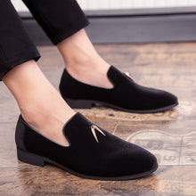 Load image into Gallery viewer, Luxury Men Plus Size Casual Loafers
